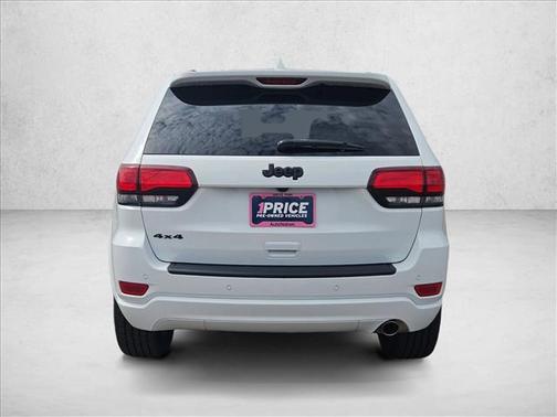 2022 Jeep Grand Cherokee Laredo