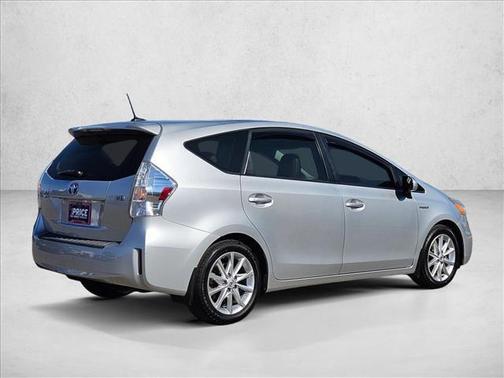2014 Toyota Prius v Five