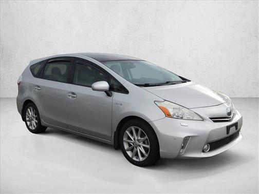 2014 Toyota Prius v Five