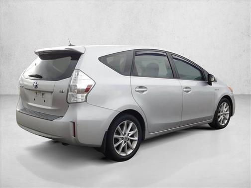 2014 Toyota Prius v Five