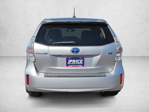 2014 Toyota Prius v Five