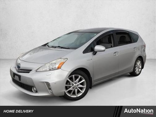 2014 Toyota Prius v Five
