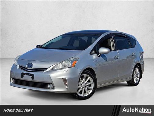 2014 Toyota Prius v Five
