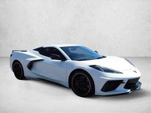 Arctic White 2022 Chevrolet Corvette Stingray w/2LT