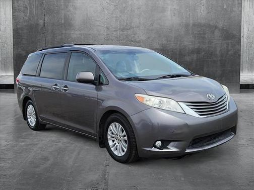 2014 Toyota Sienna XLE