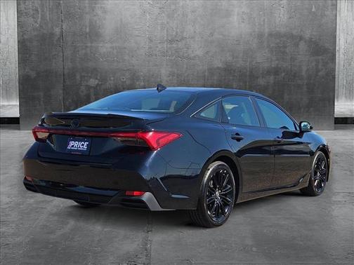 2022 Toyota Avalon Hybrid XSE