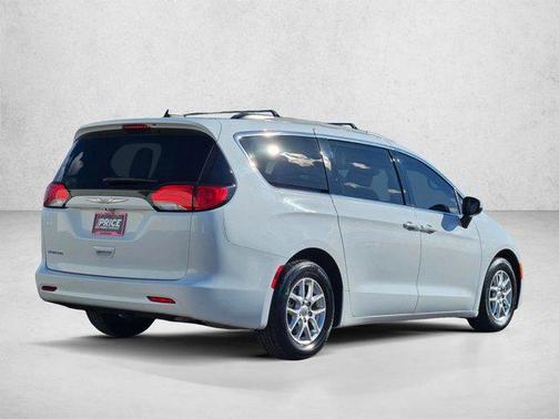 Bright White Clearcoat 2021 Chrysler Voyager LXI