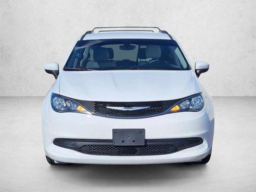 Bright White Clearcoat 2021 Chrysler Voyager LXI