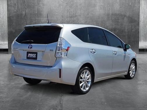 2014 Toyota Prius v Five