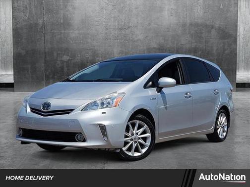 2014 Toyota Prius v Five
