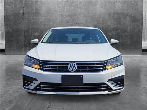 2017 Volkswagen Passat 1.8T R-Line w/Comfort