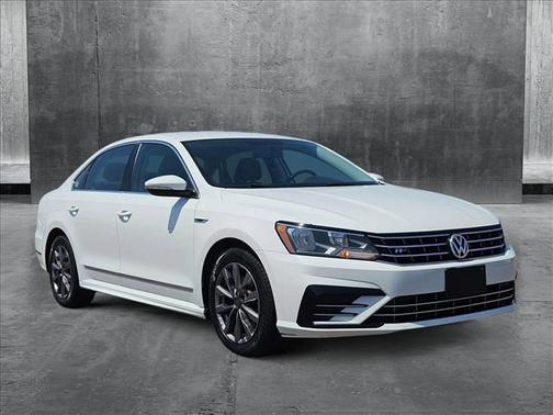 2017 Volkswagen Passat 1.8T R-Line w/Comfort
