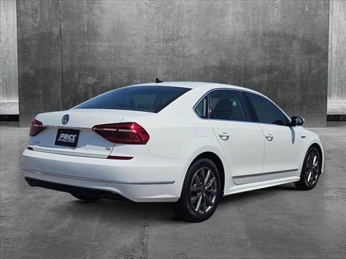 2017 Volkswagen Passat 1.8T R-Line w/Comfort
