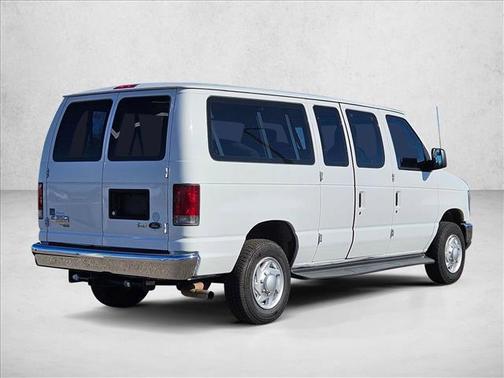2014 Ford E350 Super Duty XLT