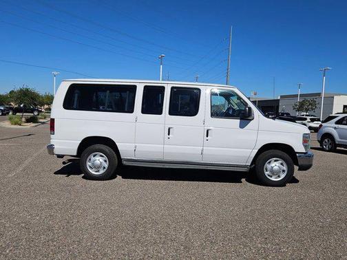 2014 Ford E350 Super Duty XLT