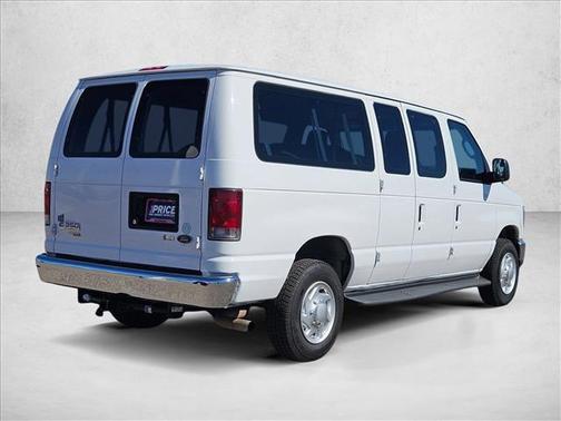 2014 Ford E350 Super Duty XLT