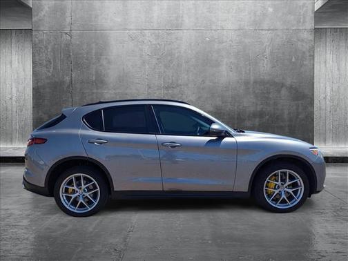 2018 Alfa Romeo Stelvio Sport