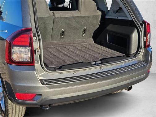 Mineral Gray Metallic Clearcoat 2014 Jeep Compass Sport