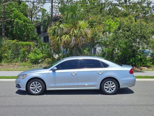 2017 Volkswagen Passat 1.8T S