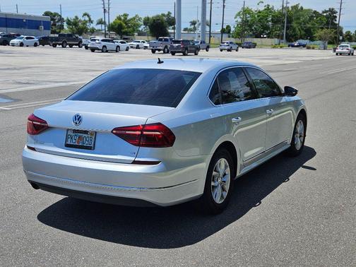 2017 Volkswagen Passat 1.8T S