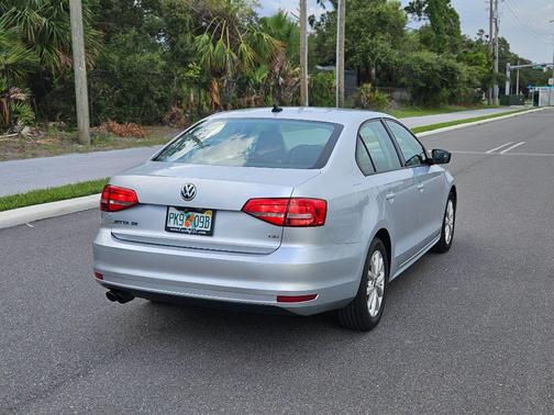 2015 Volkswagen Jetta 1.8T SE