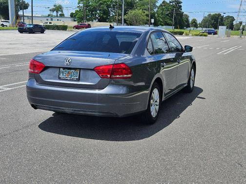 2014 Volkswagen Passat 1.8T S