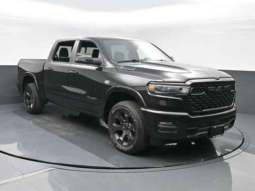 Diamond Black Crystal Pearlcoat 2026 RAM 1500 Big Horn/Lone Star