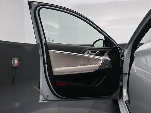 2023 Genesis G70 2.0T AWD