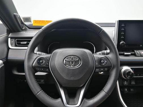 2019 Toyota RAV4 Hybrid SE