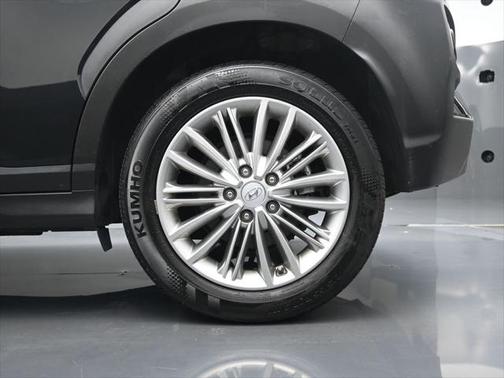 2021 Hyundai KONA SEL Plus