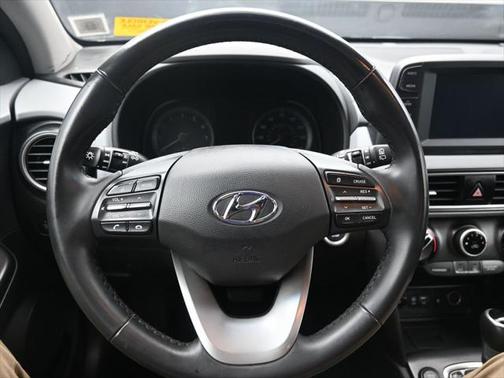 2021 Hyundai KONA SEL Plus