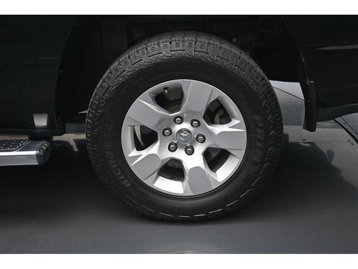 Diamond Black Crystal Pearlcoat 2022 RAM 1500 Big Horn/Lone Star