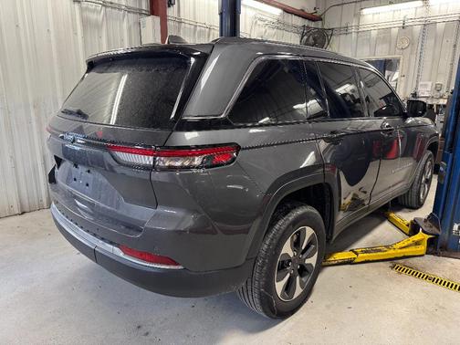 2022 Jeep Grand Cherokee 4xe Base