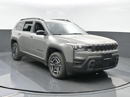 Sting-Gray Clearcoat 2026 Jeep Cherokee Laredo 4x4