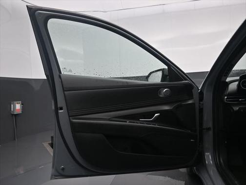 2022 Hyundai ELANTRA Limited
