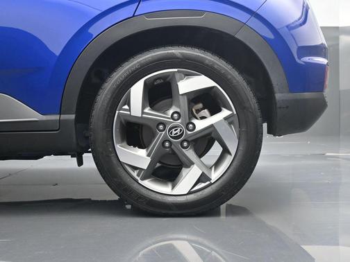 2022 Hyundai VENUE Limited