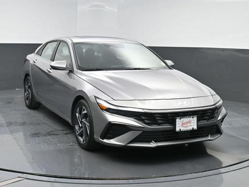 2025 Hyundai ELANTRA SEL