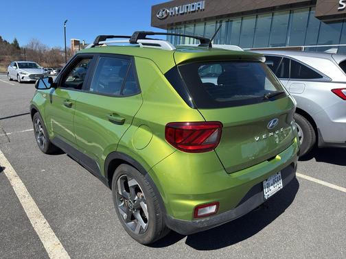 2023 Hyundai VENUE SEL