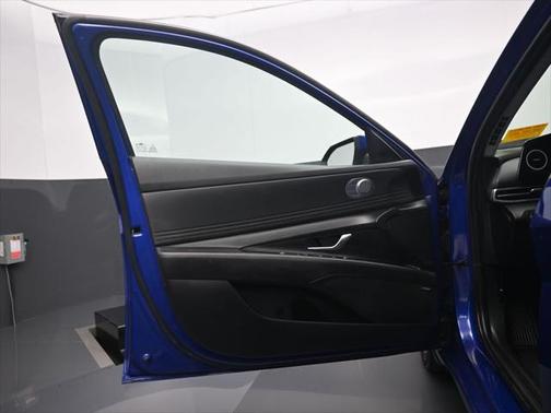 2022 Hyundai ELANTRA Limited