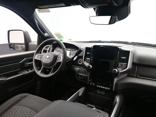 2025 RAM 2500 Big Horn Crew Cab 4x4 6'4' Box