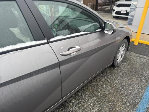 2024 Hyundai ELANTRA SE