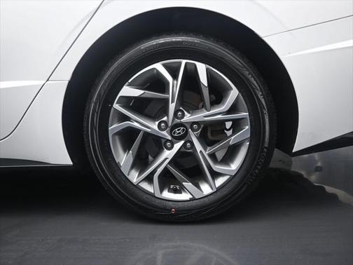 2022 Hyundai SONATA SEL
