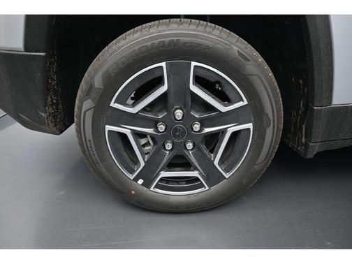 Silver Zynith Clearcoat 2026 Jeep Cherokee Limited