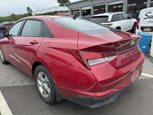 2022 Hyundai ELANTRA SE