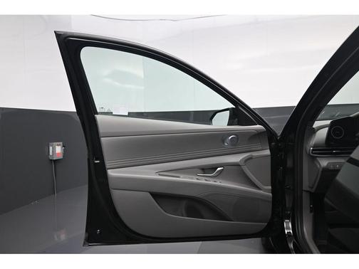 Abyss Black 2025 Hyundai ELANTRA SEL