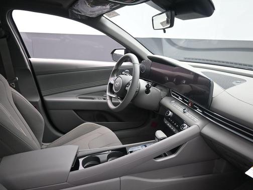 Abyss Black 2025 Hyundai ELANTRA SEL
