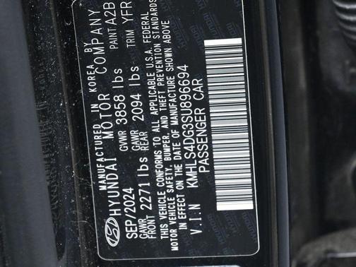 Abyss Black 2025 Hyundai ELANTRA SEL