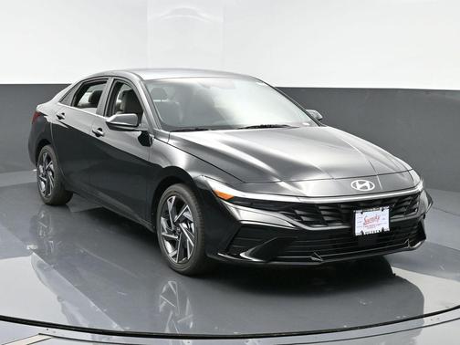Abyss Black 2025 Hyundai ELANTRA SEL