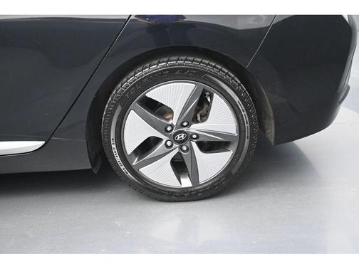 Black Noir Pearl 2022 Hyundai IONIQ Hybrid SEL