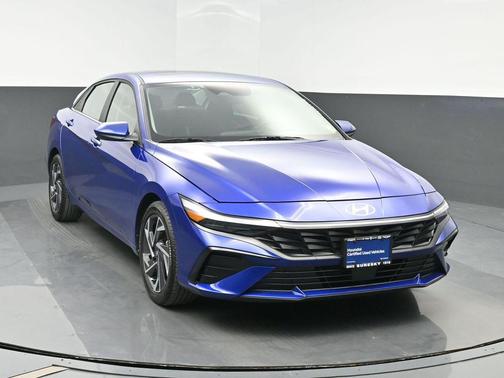 2025 Hyundai ELANTRA SEL